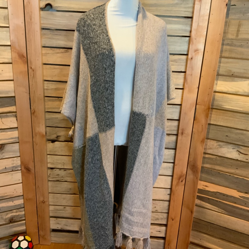 NWT Gray and Tan Kimono/Cardigan